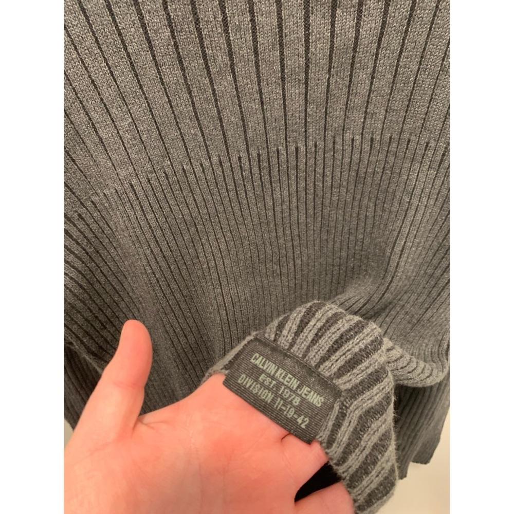 Calvin Klein Oversized Ribbed Knit Sweater - Picture 3 of 6